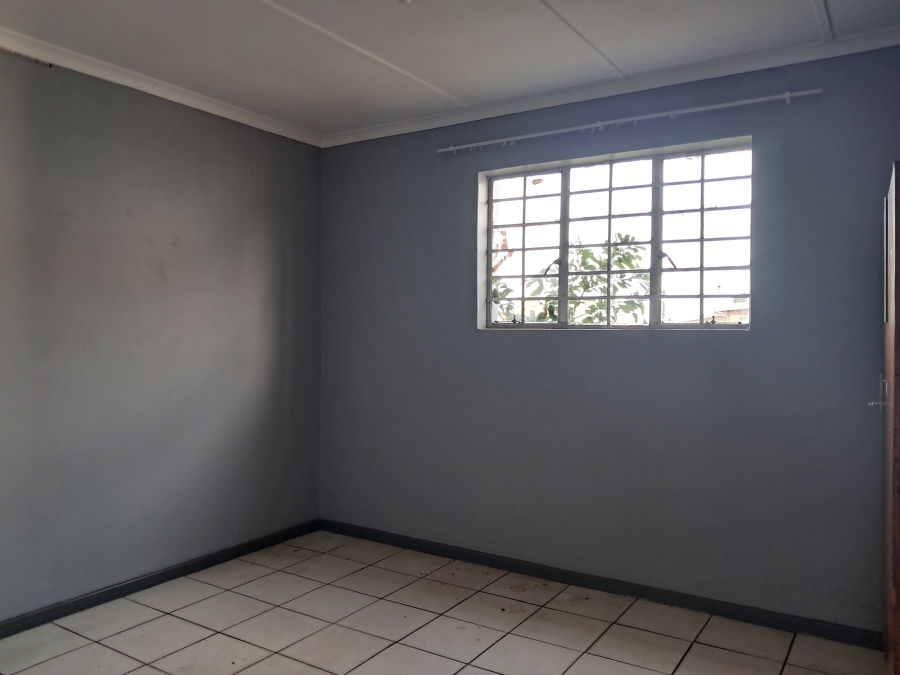 To Let 2 Bedroom Property for Rent in Humansdorp Eastern Cape